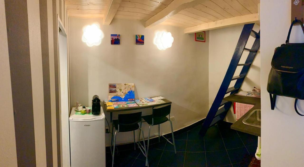Reginella Holiday Home เนเปิลส์ ภายนอก รูปภาพ